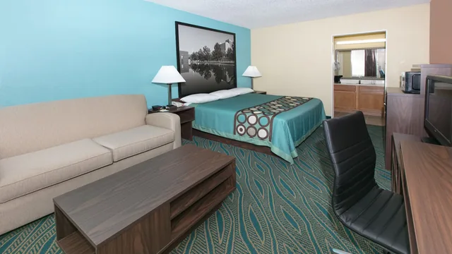 Super 8 by Wyndham Duncan photo 7