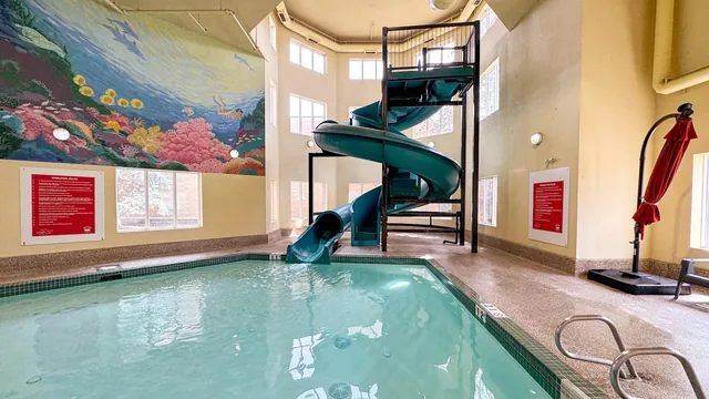 Super 8 by Wyndham Edmonton South photo 8