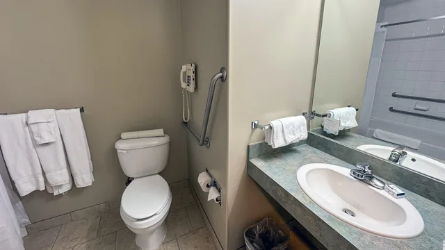 Super 8 by Wyndham Edmonton South photo 12
