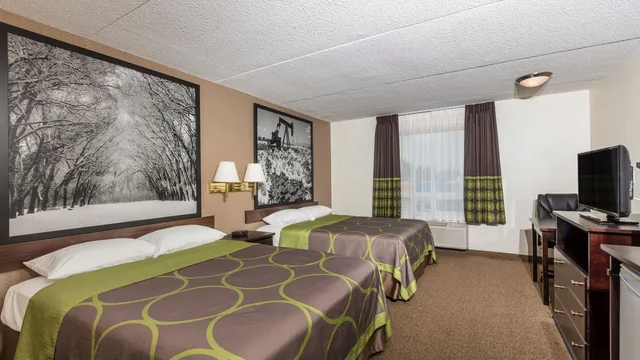 Super 8 by Wyndham Edson photo 2
