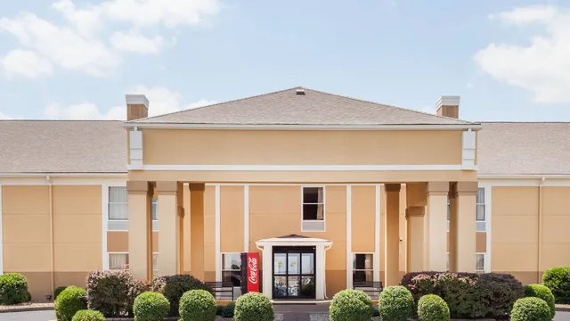 Super 8 by Wyndham Evansville North photo 10