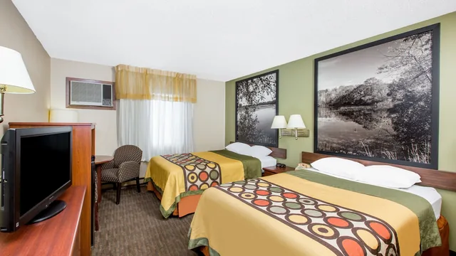 Super 8 by Wyndham Fairmont photo 6