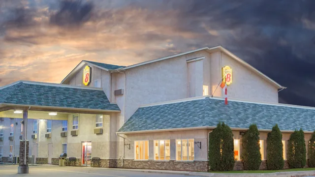 Super 8 by Wyndham Fort Frances photo 8