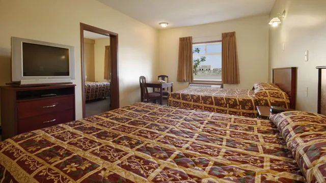 Super 8 by Wyndham Fort Saskatchewan photo 9