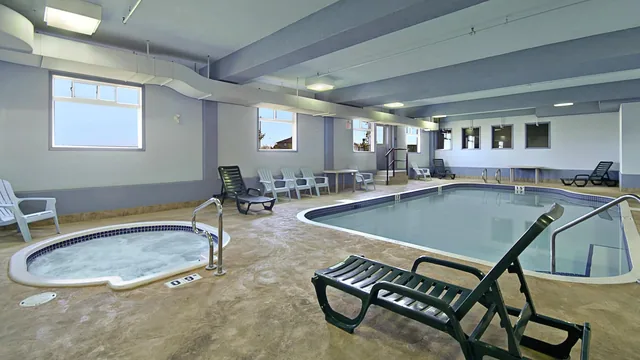 Super 8 by Wyndham Fort Saskatchewan photo 10