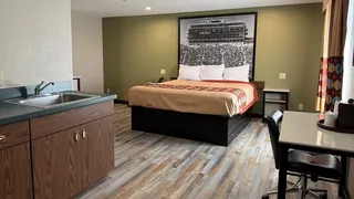 Super 8 by Wyndham Frankfort IN