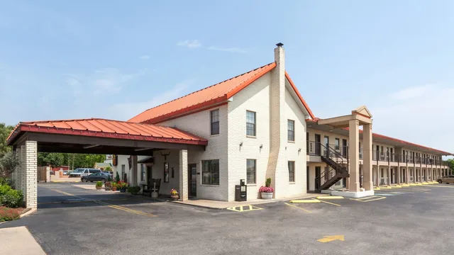 Super 8 by Wyndham Fredericksburg photo 7