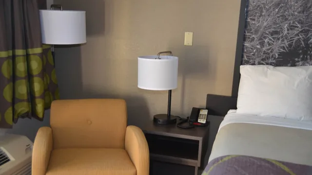 Super 8 by Wyndham Fredericksburg photo 5