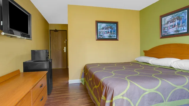 Super 8 by Wyndham Gainesville I-75 Hospital/University Area photo 7