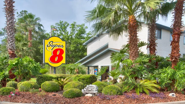Super 8 by Wyndham Gainesville I-75 Hospital/University Area photo 8
