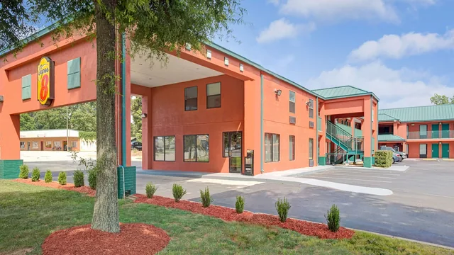 Super 8 by Wyndham Gainesville photo 8