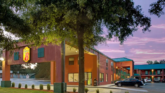 Super 8 by Wyndham Gainesville photo 12