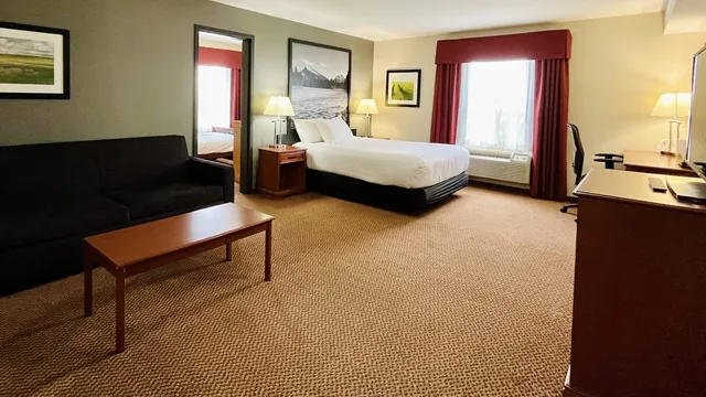 Super 8 by Wyndham Grande Prairie photo 8