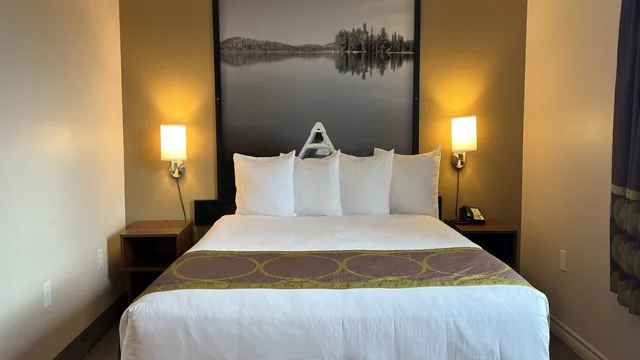 Super 8 by Wyndham Guelph photo 11