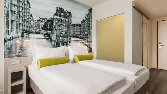 Super 8 by Wyndham Hamburg Mitte photo 5