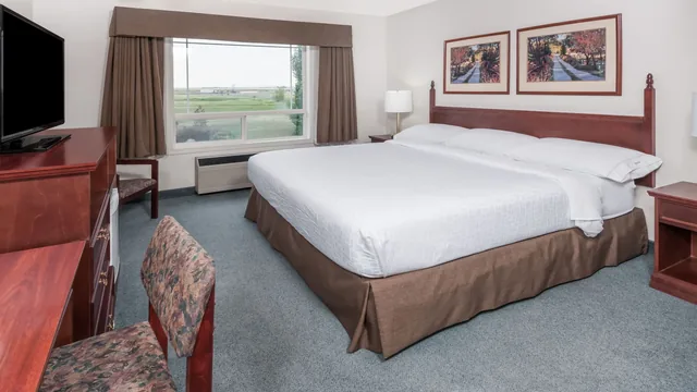 Super 8 by Wyndham High River AB photo 6
