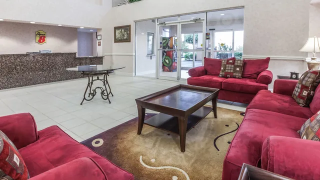 Super 8 by Wyndham Hillsboro TX photo 4