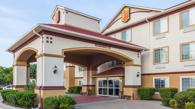 Super 8 by Wyndham Hillsboro TX photo 6