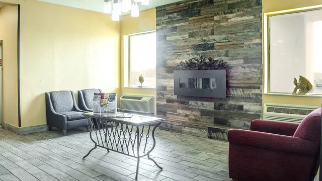 Super 8 by Wyndham Indianapolis South photo 4