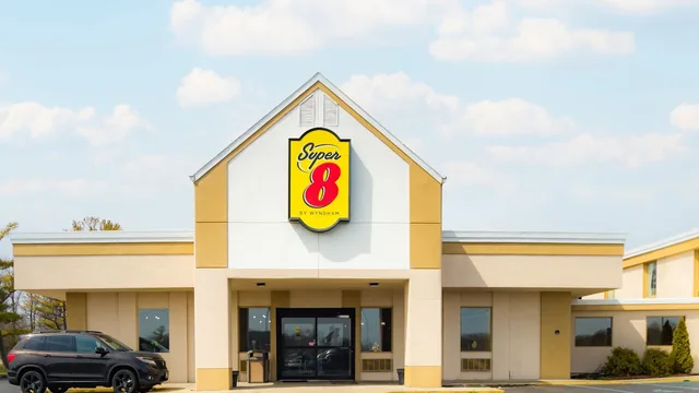 Super 8 by Wyndham Indianapolis South photo 6
