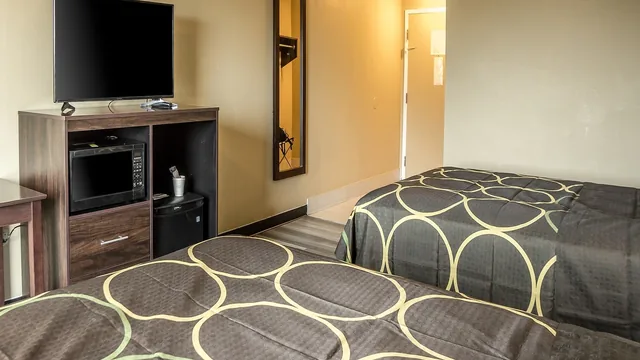 Super 8 by Wyndham Indianapolis South photo 8