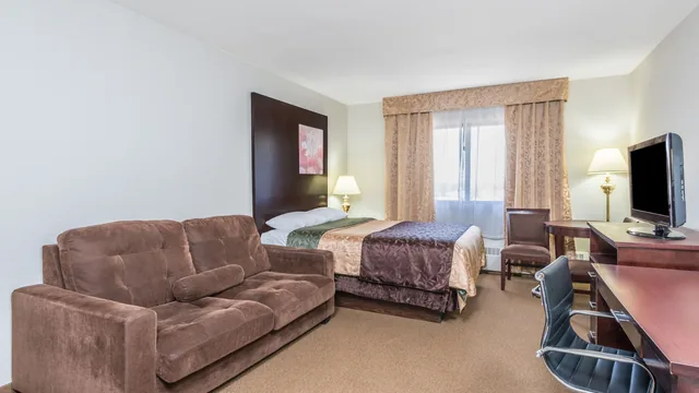 Super 8 by Wyndham Innisfail photo 6