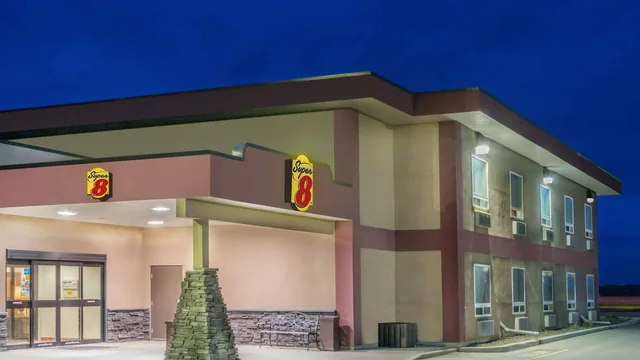 Super 8 by Wyndham Innisfail photo 7