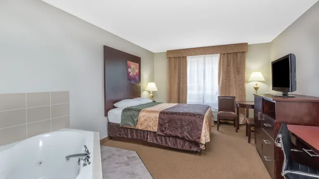 Super 8 by Wyndham Innisfail photo 10