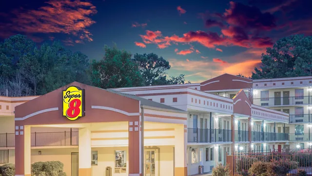 Super 8 by Wyndham Jasper photo 11