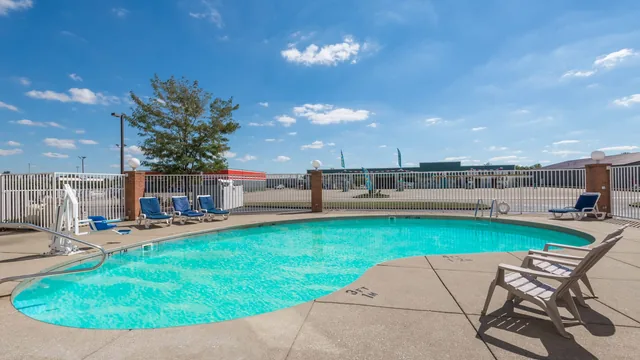 Super 8 by Wyndham Jasper photo 12