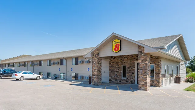 Super 8 by Wyndham Kearney photo 7