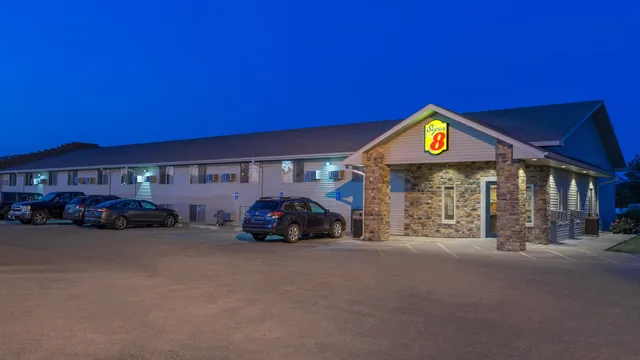Super 8 by Wyndham Kearney photo 9