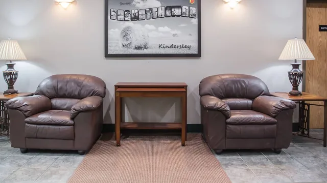 Super 8 by Wyndham Kindersley photo 8