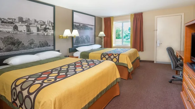 Super 8 by Wyndham Kingston photo 4