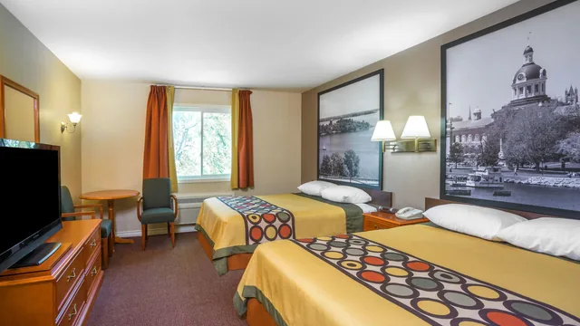 Super 8 by Wyndham Kingston photo 10