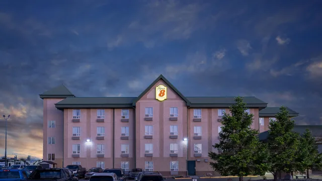 Super 8 by Wyndham Edmonton International Airport photo 2