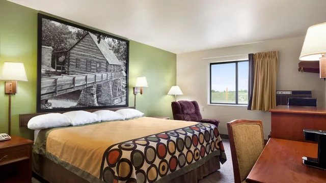 Super 8 by Wyndham Macon photo 5