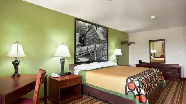 Super 8 by Wyndham Macon photo 7