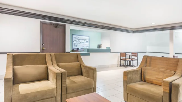 Super 8 by Wyndham Madison IN photo 4