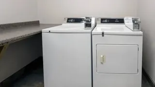 Super 8 by Wyndham Madison South