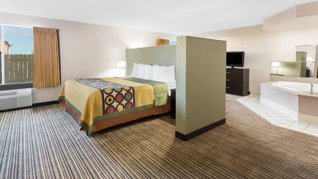 Super 8 by Wyndham Madison South photo 2
