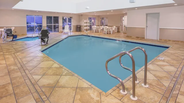 Super 8 by Wyndham Madison South photo 8