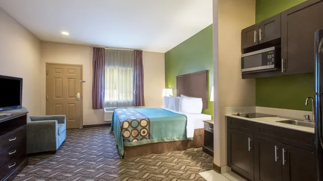 Super 8 by Wyndham Mansfield LA photo 6