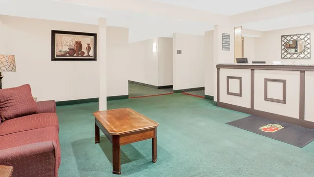 Super 8 by Wyndham Middletown photo 11