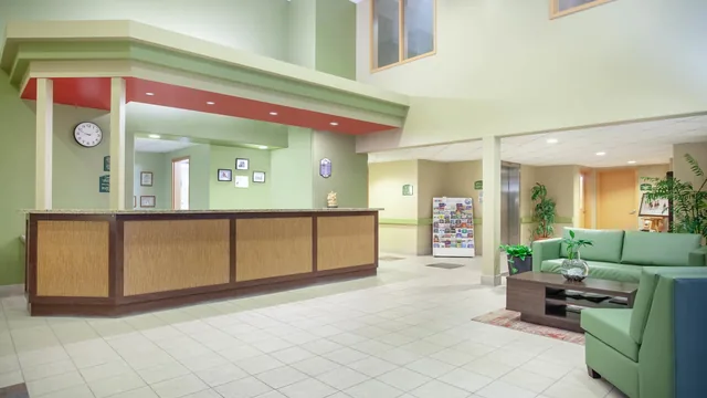 Super 8 by Wyndham Midland photo 12