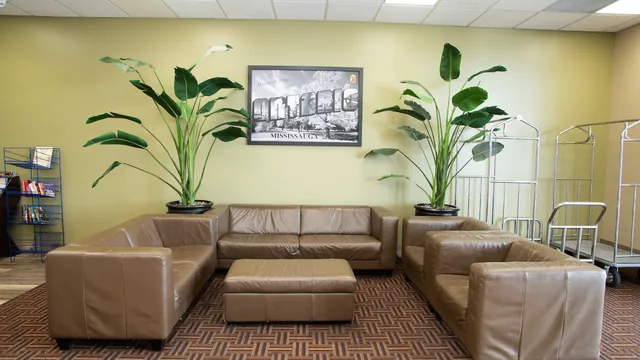 Super 8 by Wyndham Mississauga photo 9