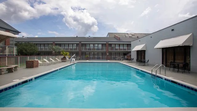Super 8 by Wyndham Mobile I-65 photo 7