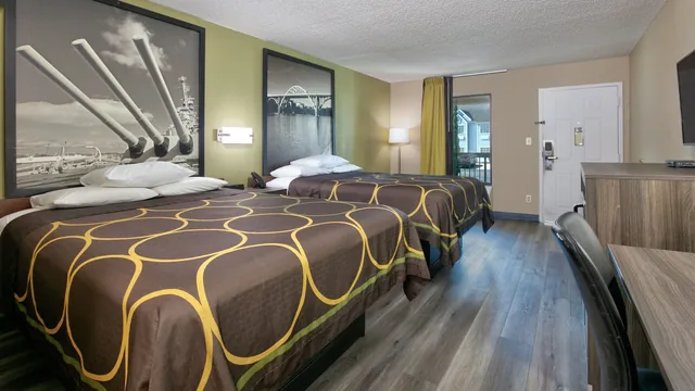 Super 8 by Wyndham Mobile/Tillmans Corner photo 8