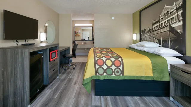 Super 8 by Wyndham Mobile/Tillmans Corner photo 9