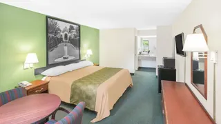 Super 8 by Wyndham Mobile